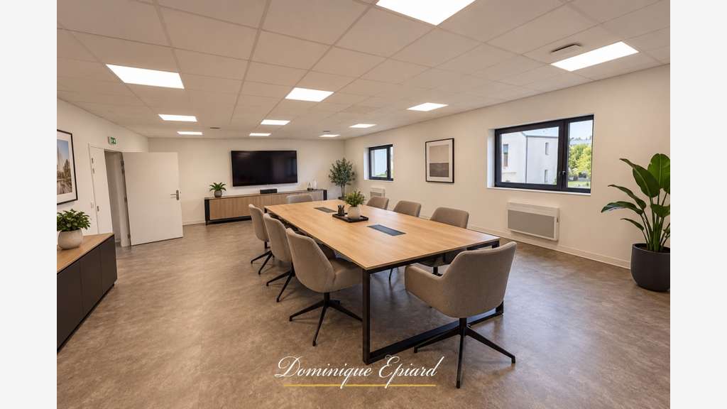 Local d'activité 852 m² sous garantie décennale - 