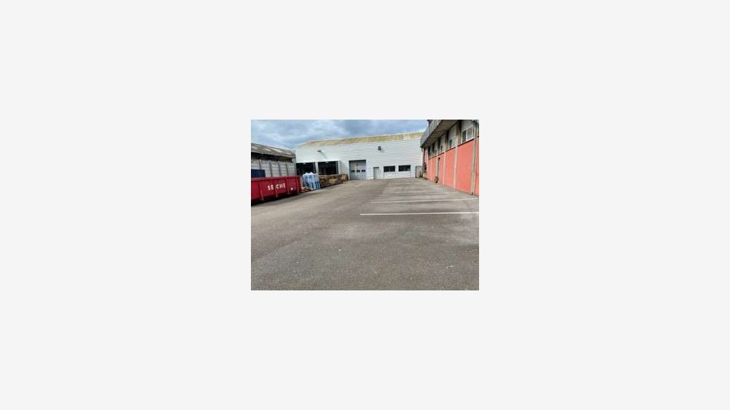 À vendre – Local d'activités de 1 700 m² à Calais 