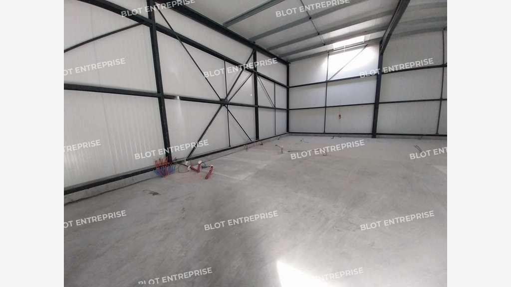 À LOUER / À VENDRE - LOCAL D'ACTIVITÉS 175 m² - CA