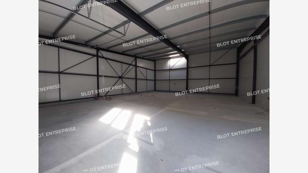 À LOUER / À VENDRE - LOCAL D'ACTIVITÉS 175 m² - CA