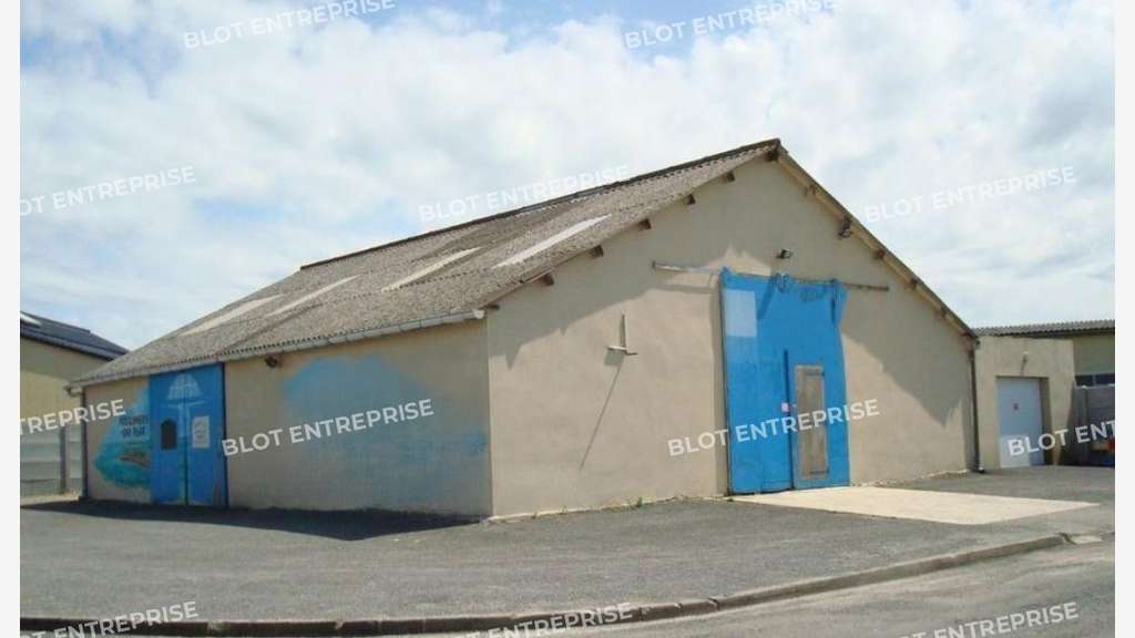 AV local d'activités poissonnerie 230m² à Cancale