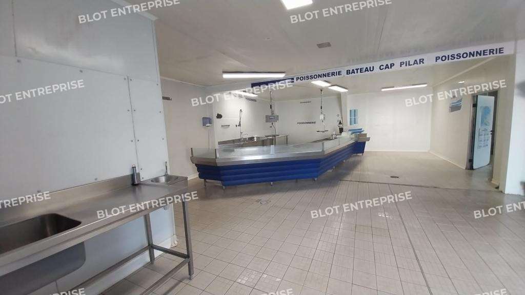 AV local d'activités poissonnerie 230m² à Cancale