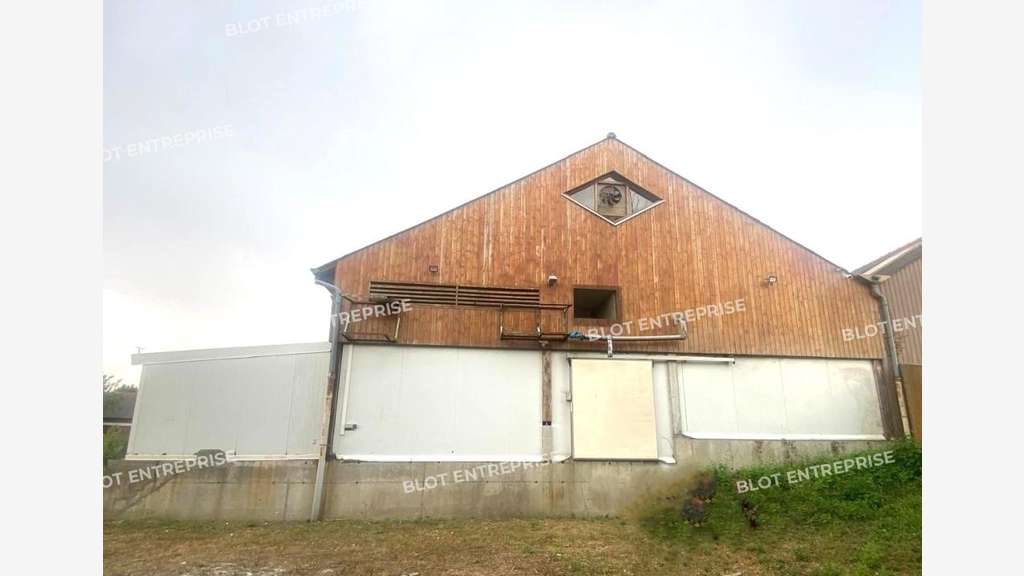 A VENDRE OU A LOUER - BATIMENT ARTISANAL -