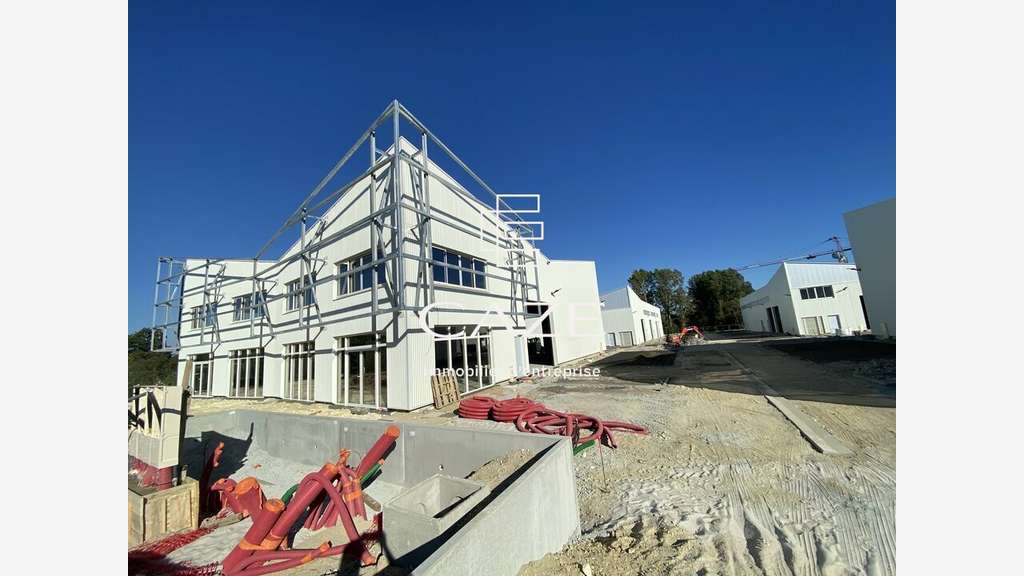 Locaux dès 90m² à vendre proche A10 Carbon-Blanc
