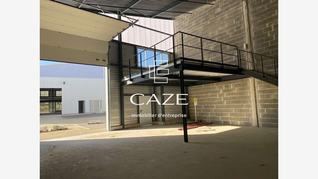 Locaux dès 90m² à vendre proche A10 Carbon-Blanc