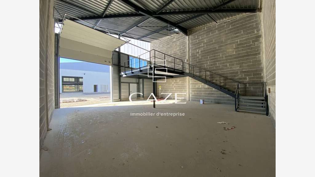 Locaux dès 90m² à vendre proche A10 Carbon-Blanc