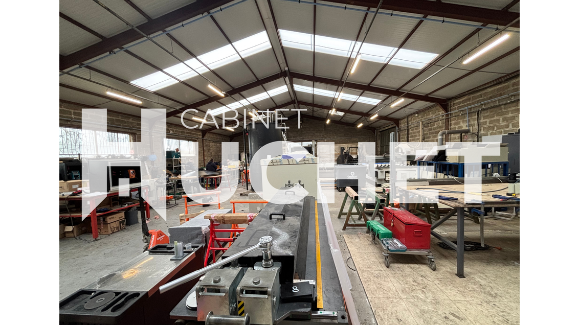 À vendre local d'activité à Carpiquet