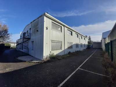 A saisir local indépendant 1128m² à Carquefou ZA