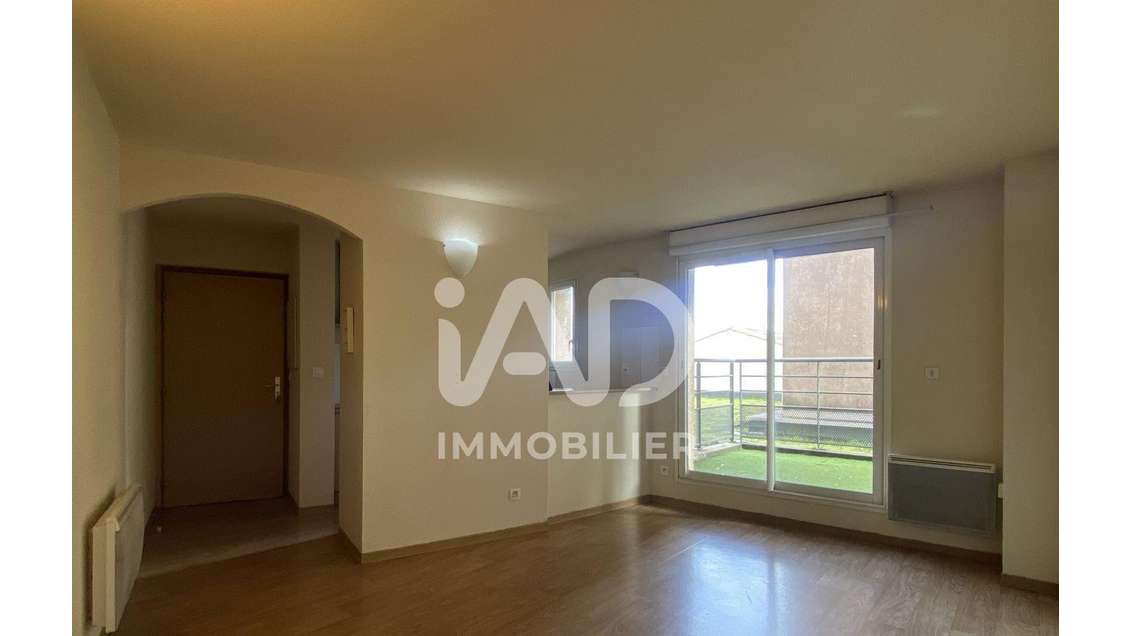 Vente local 55m² R+1 à Castelginest Rue Pont Fauré