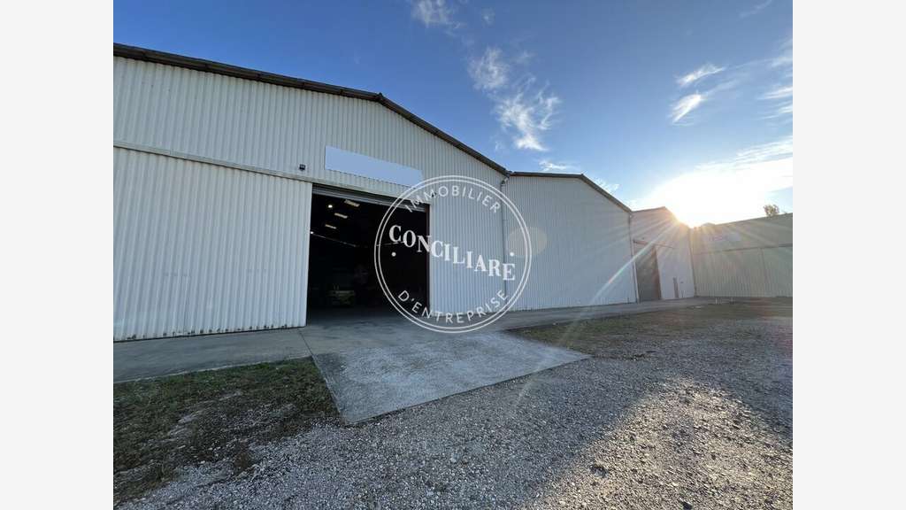 Entrepôt neuf 1200m² à vendre à Castelsarrasin 