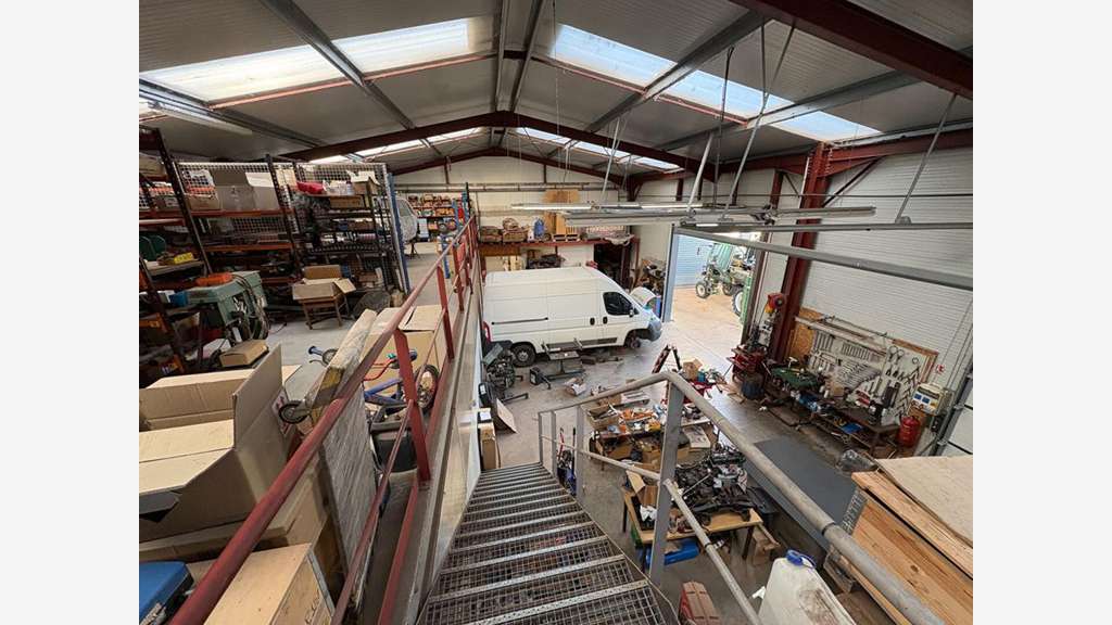 Vente entrepôt 782m² axe Castillon / Bordeaux