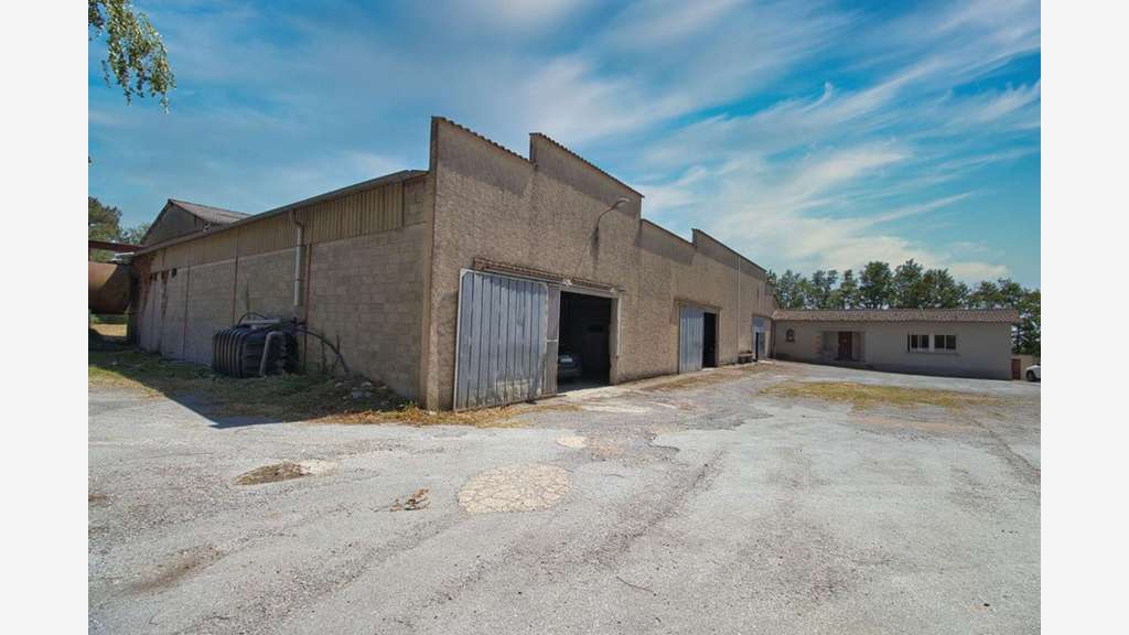 Local d'activité sur 3,6 hectares à Castres