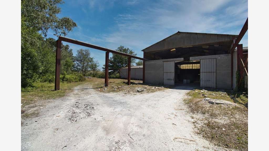 Local d'activité sur 3,6 hectares à Castres