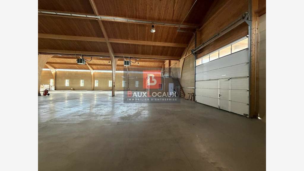 Vente entrepôt de 1864m² à Caumont-sur-Durance