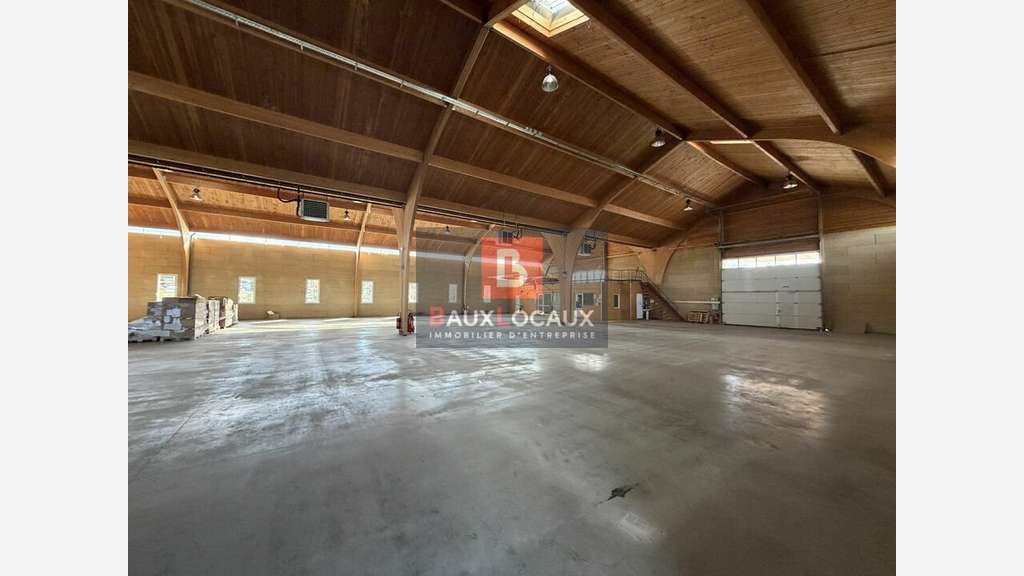 Vente entrepôt de 1864m² à Caumont-sur-Durance