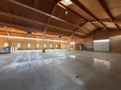 À vendre – Entrepôt de 1 864 m² à Caumo