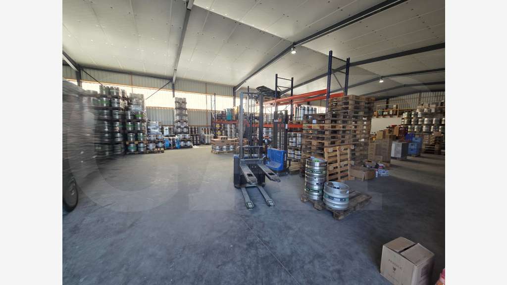 A vendre local d'activité 525m² à Cavan