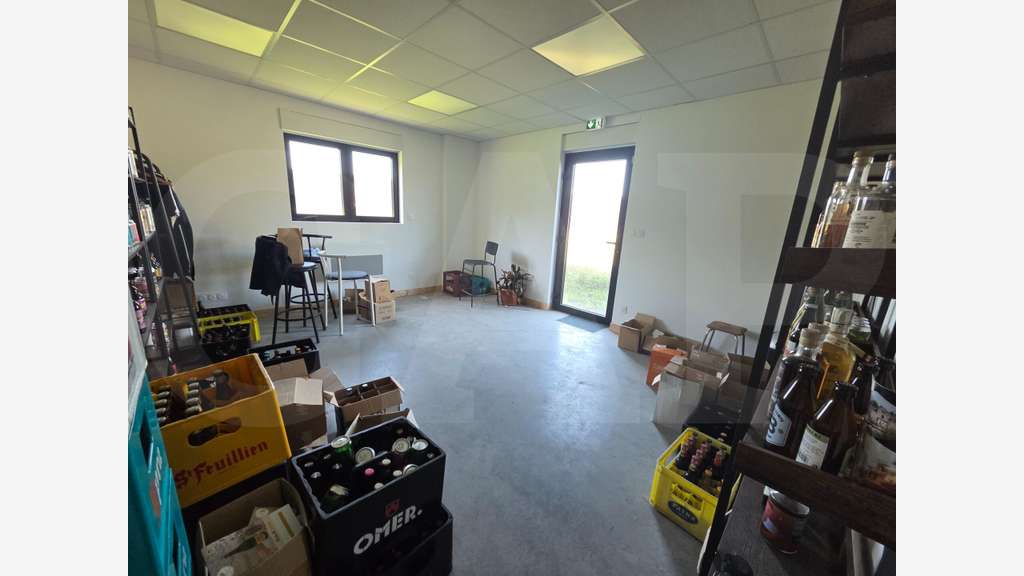 A vendre local d'activité 525m² à Cavan