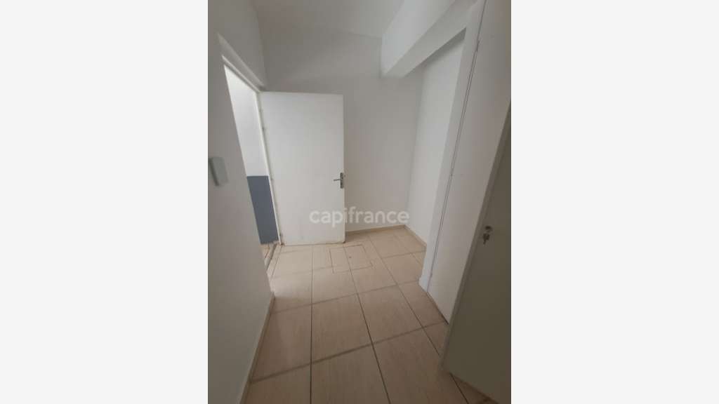 Local/bureau à vendre (973)