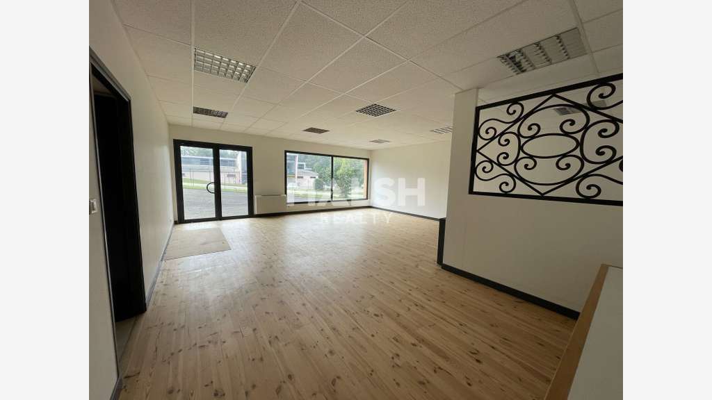 Bâtiment d'activités à vendre ou louer à Ceyzériat