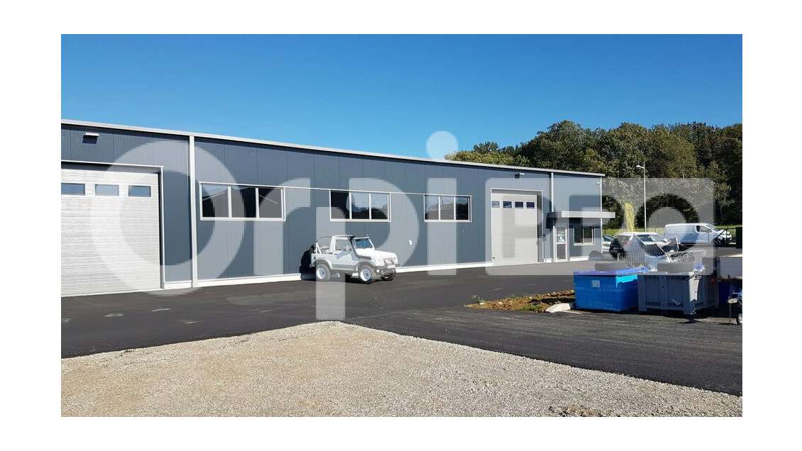 Local d'activité 1375m² à vendre zone UX Ceyzériat