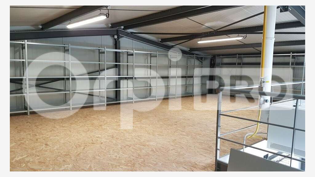 Local d'activité 1375m² à vendre zone UX Ceyzériat