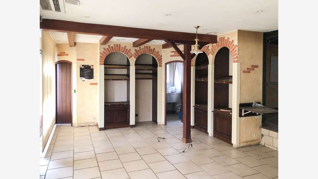 Vente local commercial de 450m² en centre Challans