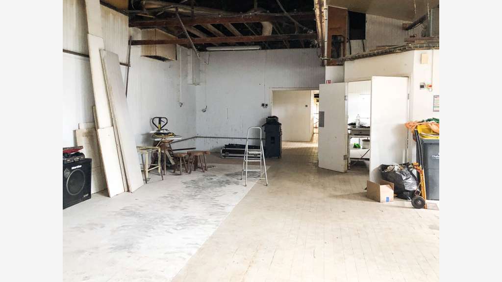 Vente local commercial de 450m² en centre Challans