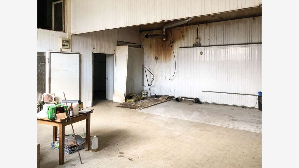 Vente local commercial de 450m² en centre Challans