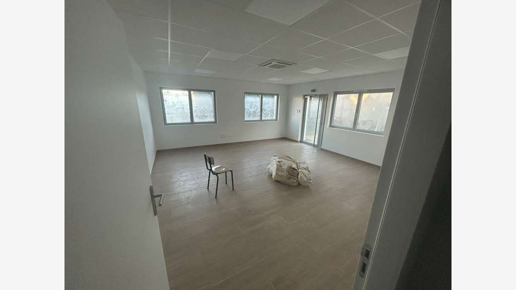Vente local d'activité 1256m² Chambéry zone Bissy