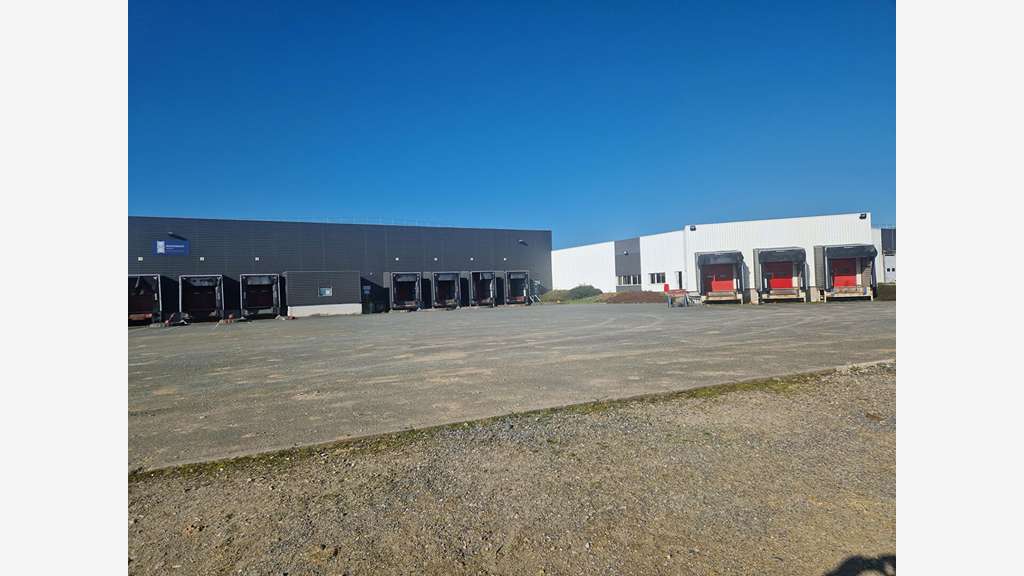 Local d'activité de + de 10 000m² agglo Laval