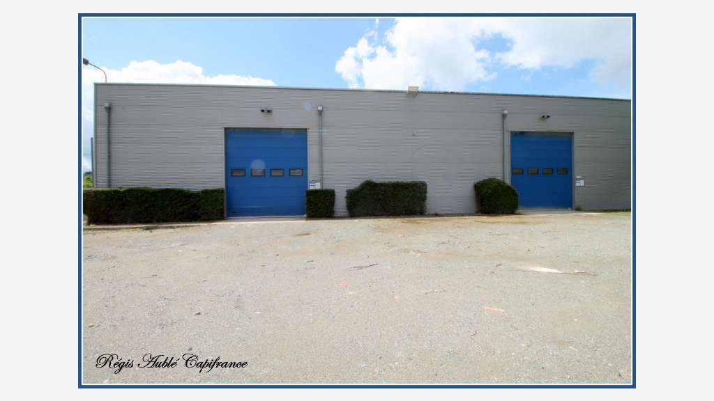 A vendre bâtiment d'activité récent 866m² à Changé