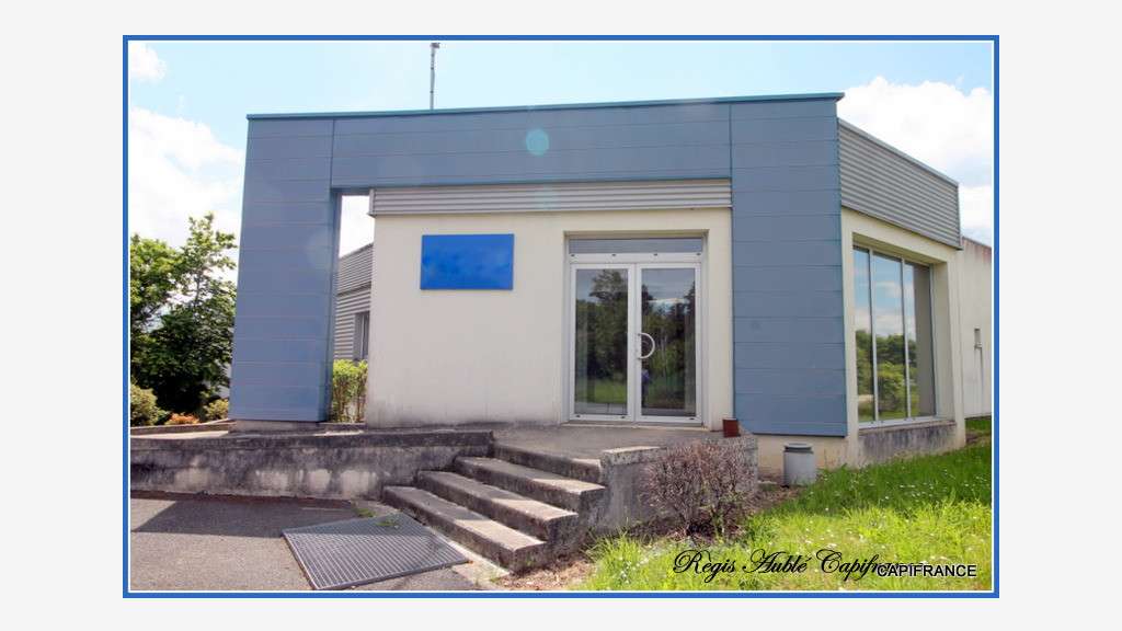 A vendre bâtiment d'activité récent 866m² à Changé