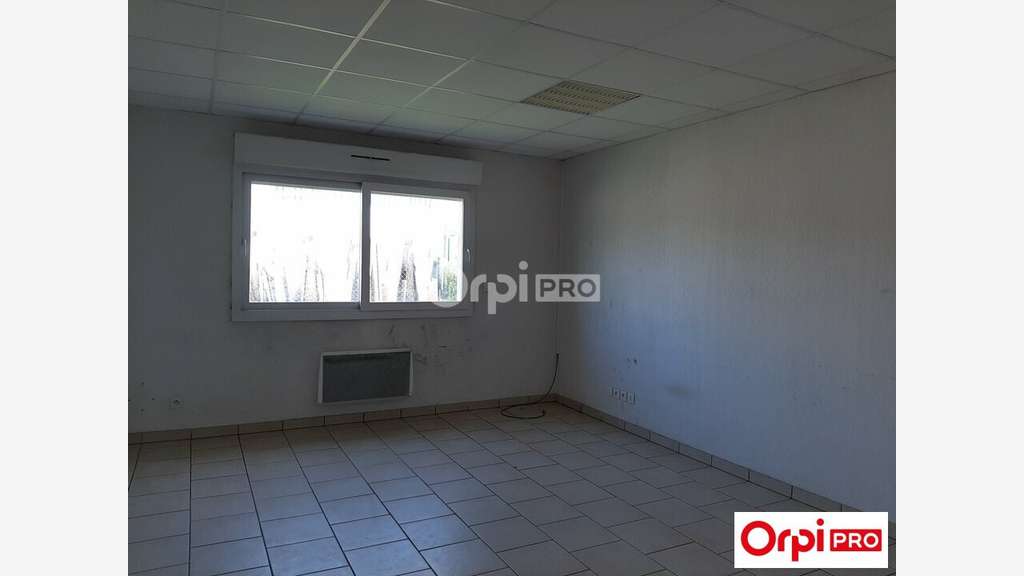 Local d'activité de 179m² à vendre à Chanos-Curson