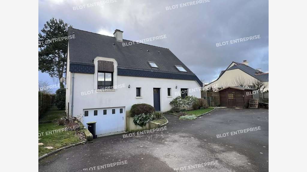 A vendre local d'activités et maison à Chantepie