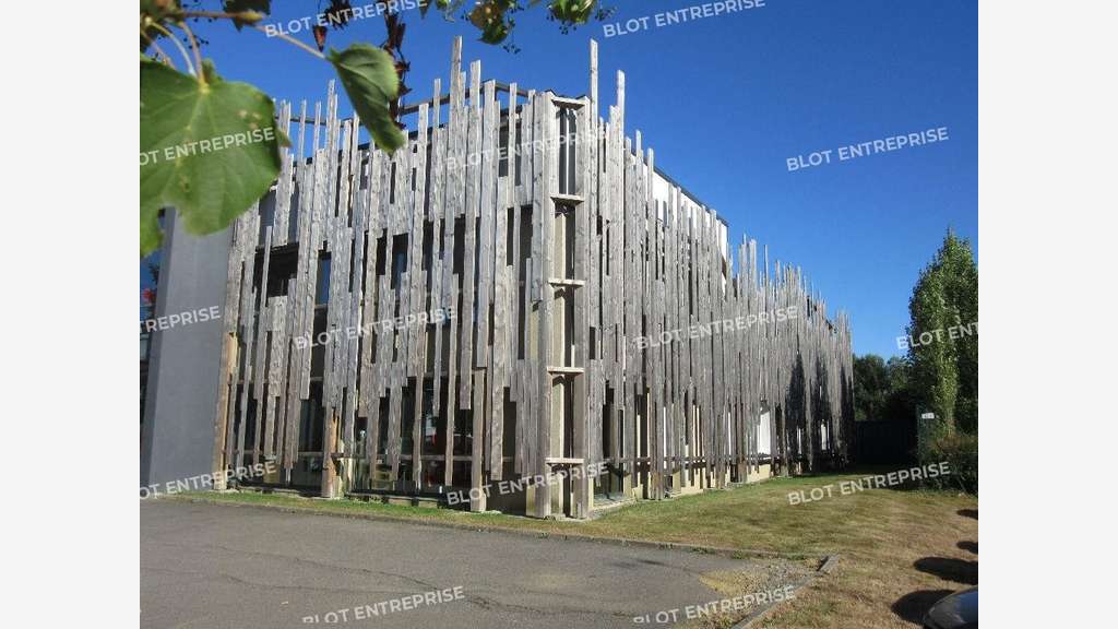 A louer bâtiment 917m² à Rennes Ecopole Sud Est