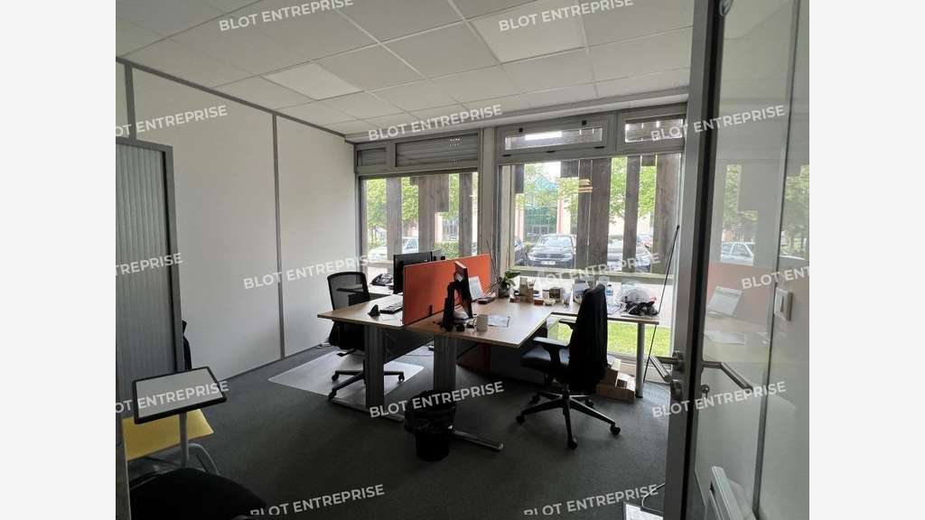 A louer bâtiment 917m² à Rennes Ecopole Sud Est