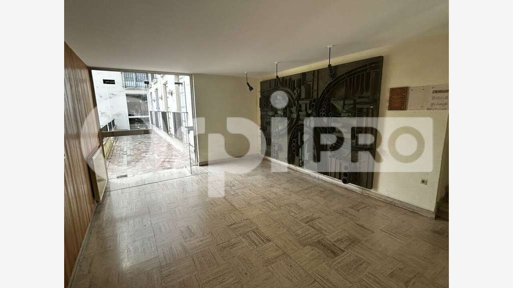 Local professionnel 111m² à vendre Chantilly