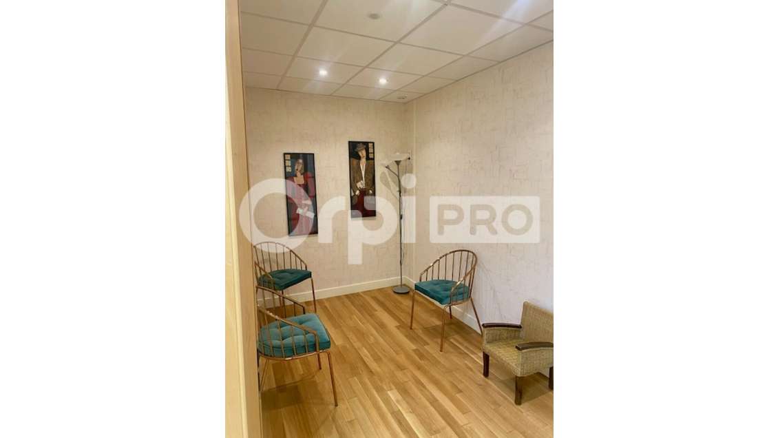 CHANTILLY - LOCAL PROFESSIONNEL à vendre