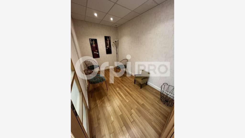 Local professionnel 111m² à vendre Chantilly