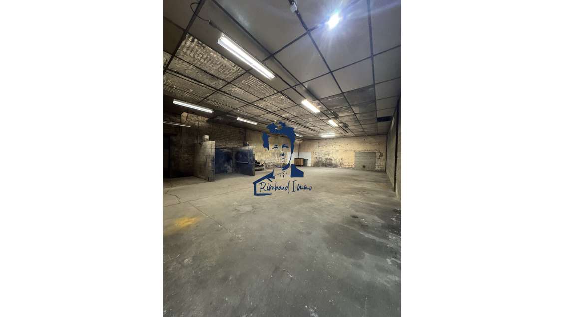 Local industriel à vendre à Charleville-Mézières