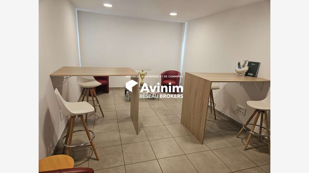 Bâtiment d'activité 1500m² à Charnay-lès-Mâcon