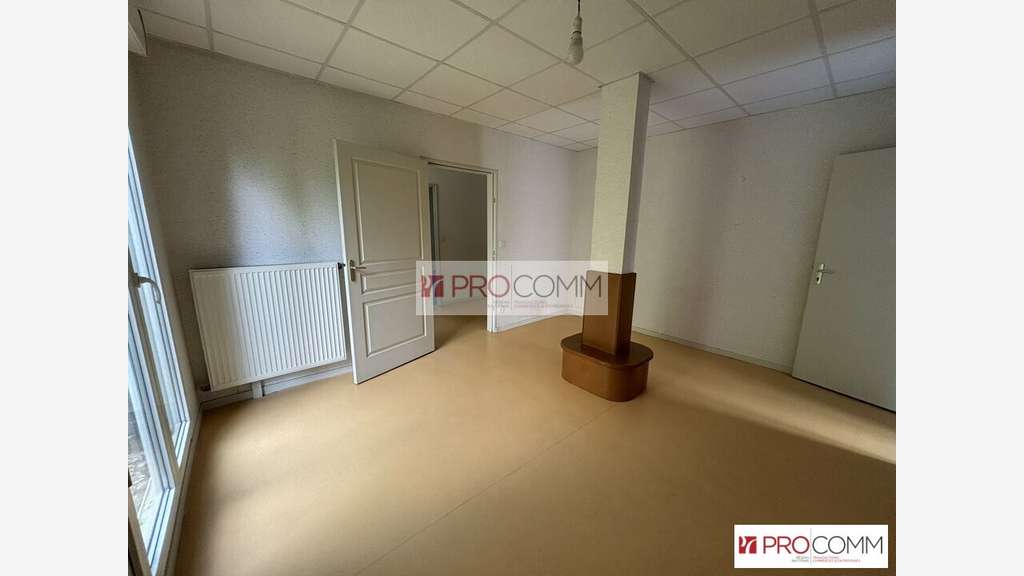 Local d'activité 90m² à vendre à Chartres 