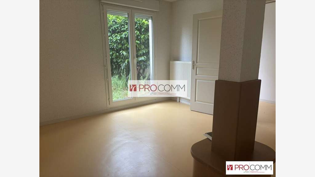 Local d'activité 90m² à vendre à Chartres 