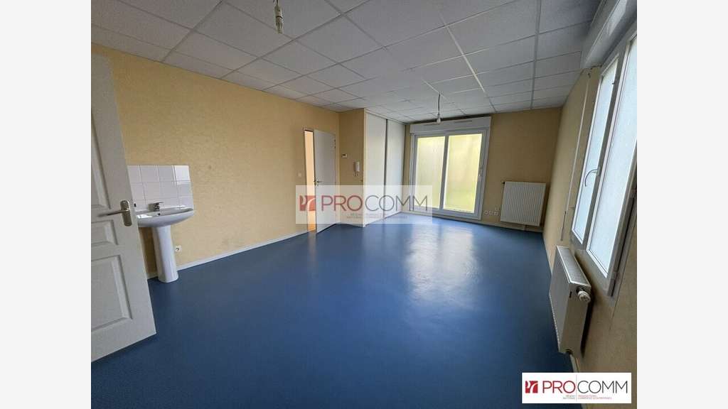 Local d'activité 90m² à vendre à Chartres 