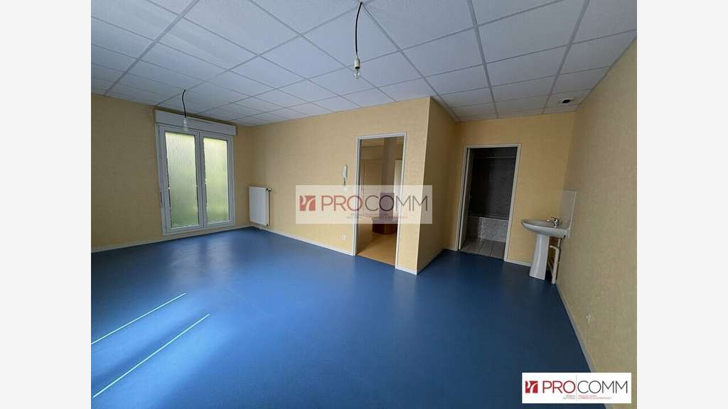 Local d'activité 90m² à vendre à Chartres 