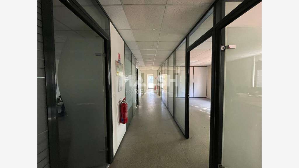 Bâtiment mixte indépendant à usage principal de bu