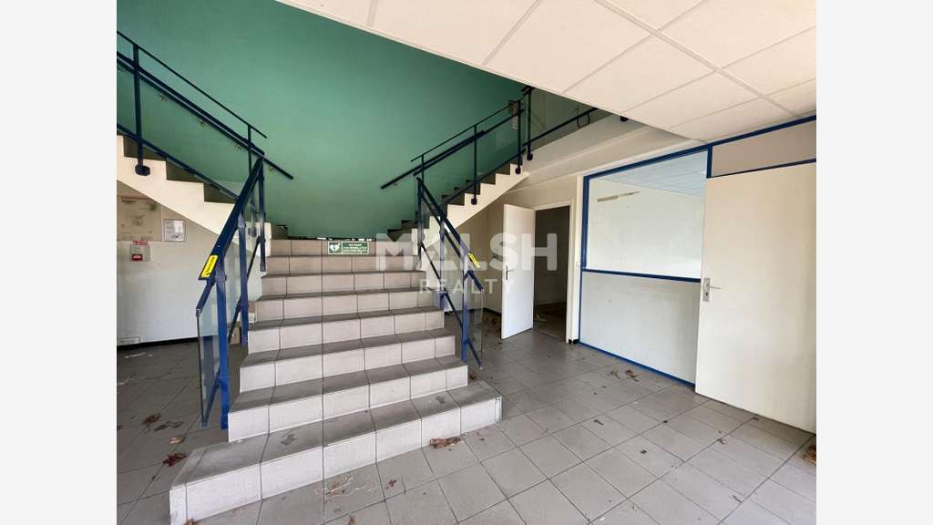 Bâtiment mixte indépendant à usage principal de bu