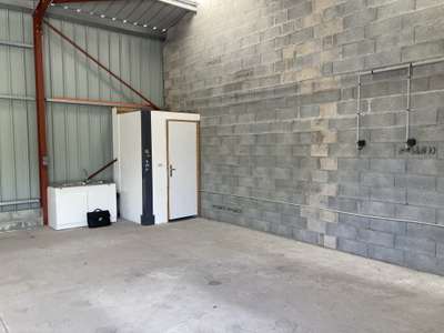 Vente entrepôt 156m² en ZA à  Magnac Bourg