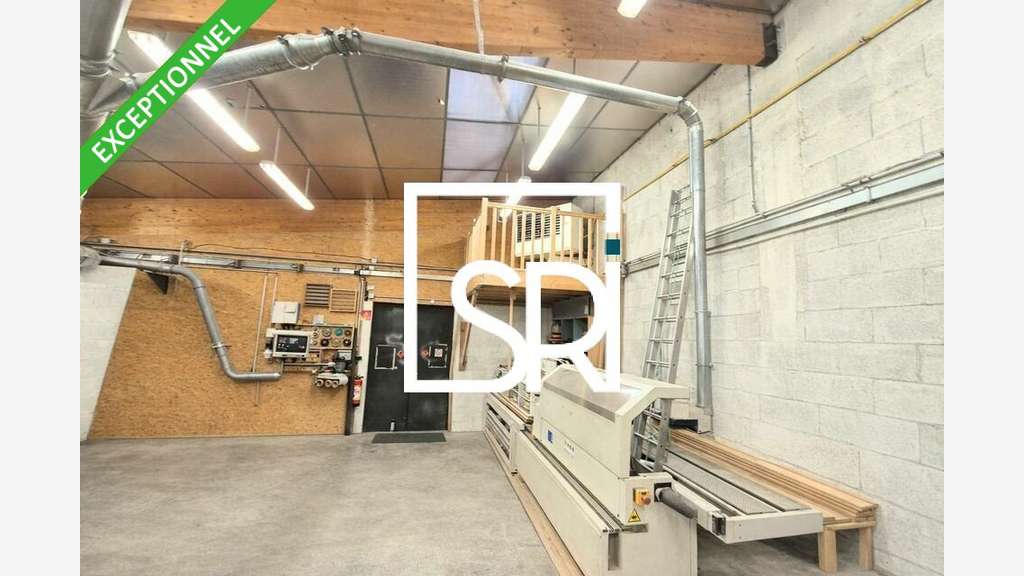 Bâtiment indépendant 576m² à vendre à Châteaugay